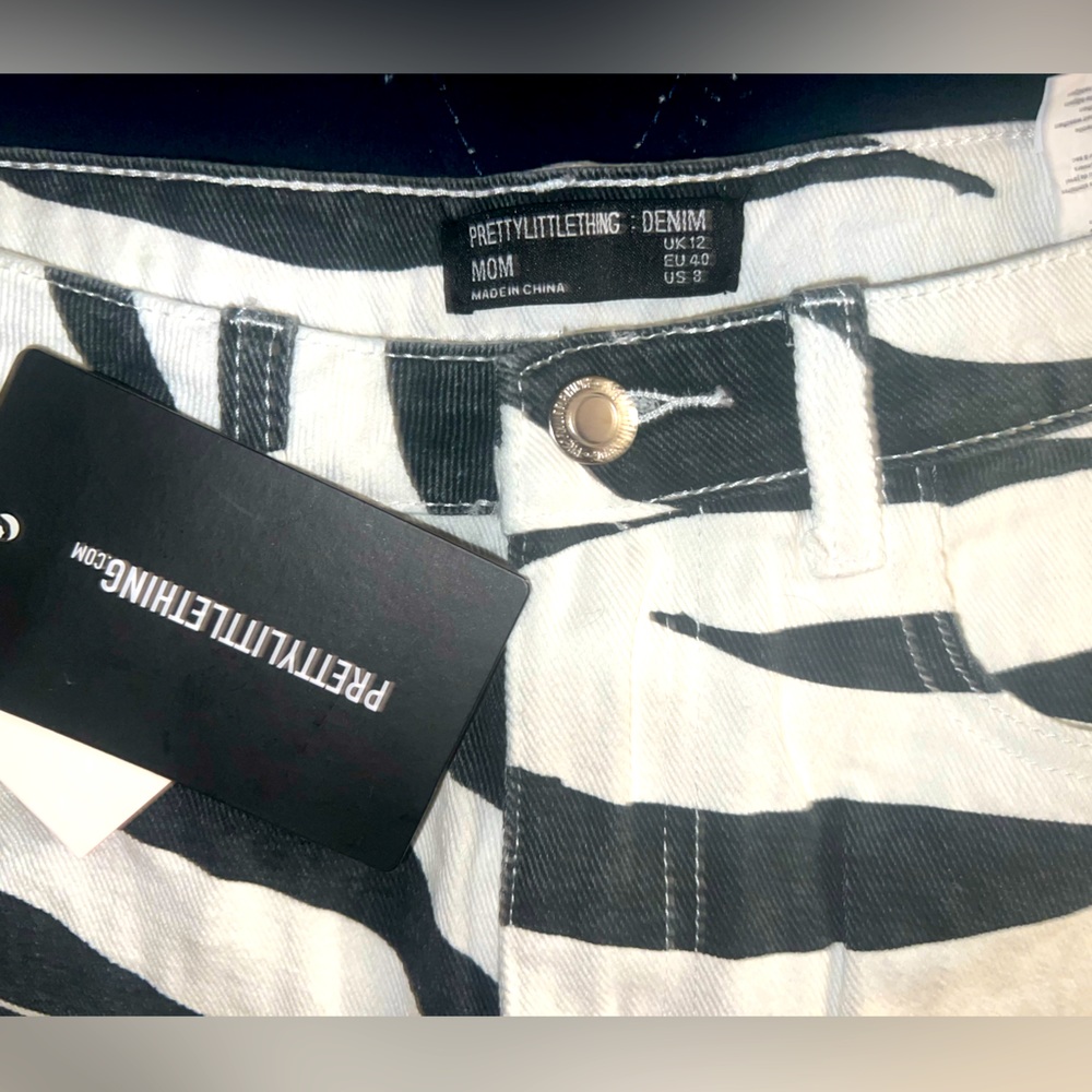 PLT Zebra Denim Shorts .